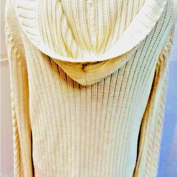 Excellent condition Gap cream cable knit hooded cardigan. . Sz L True to size - Picture 6 of 7